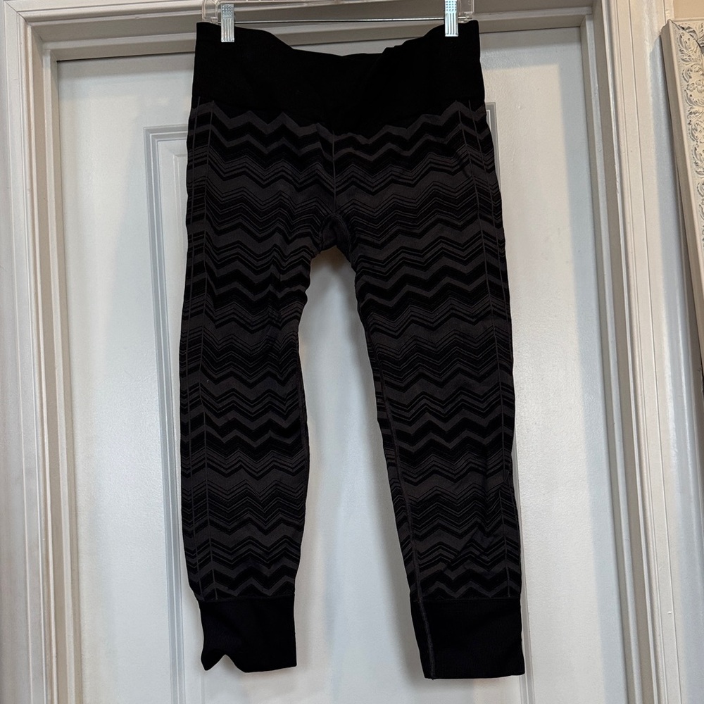 Black Zigzag Patterned Lululemon Leggings